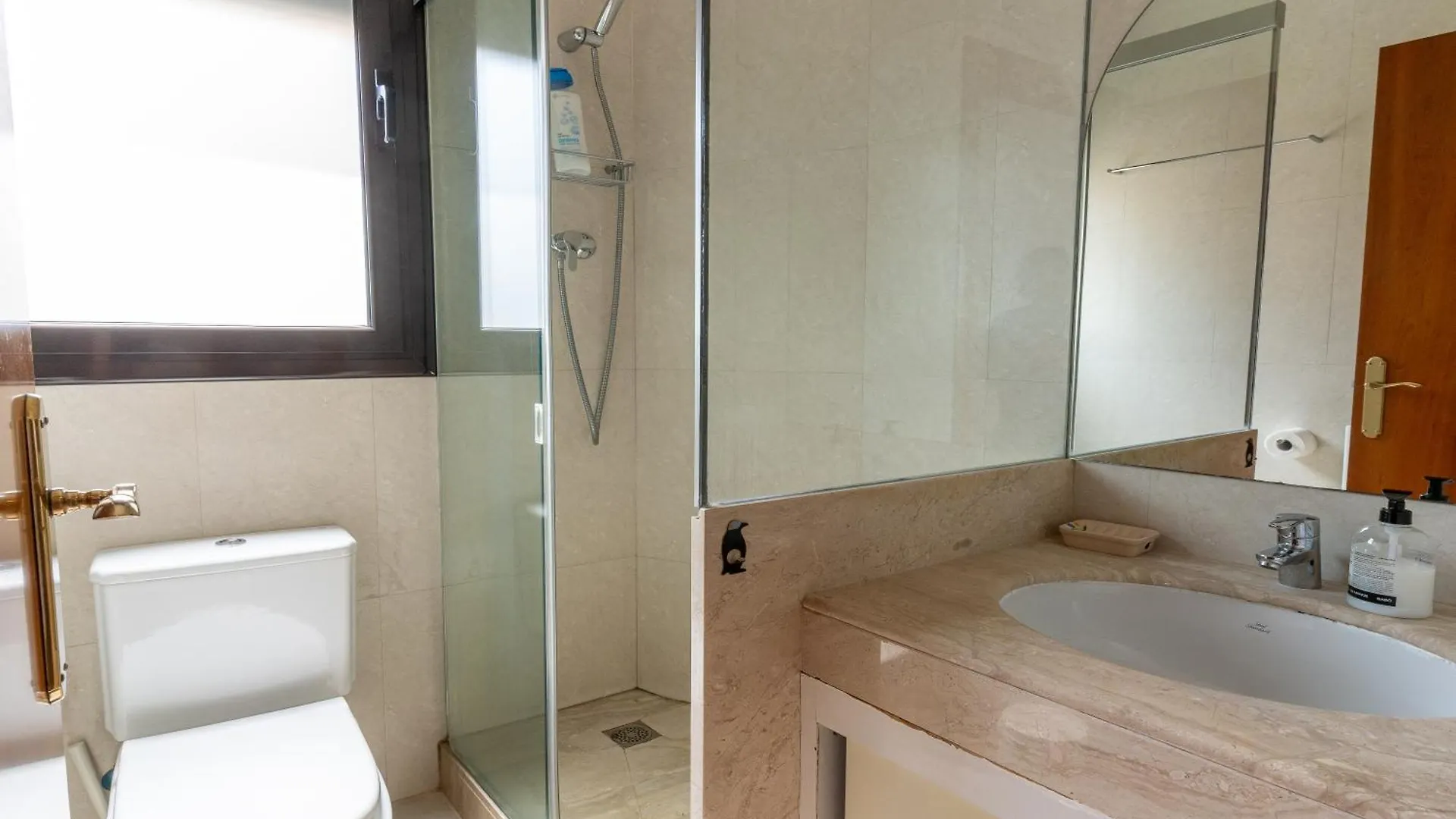 Centrico Apartamento Con Terraza Barcelona