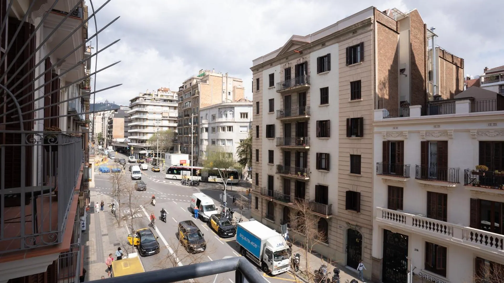 Centrico Apartamento Con Terraza Barcelona