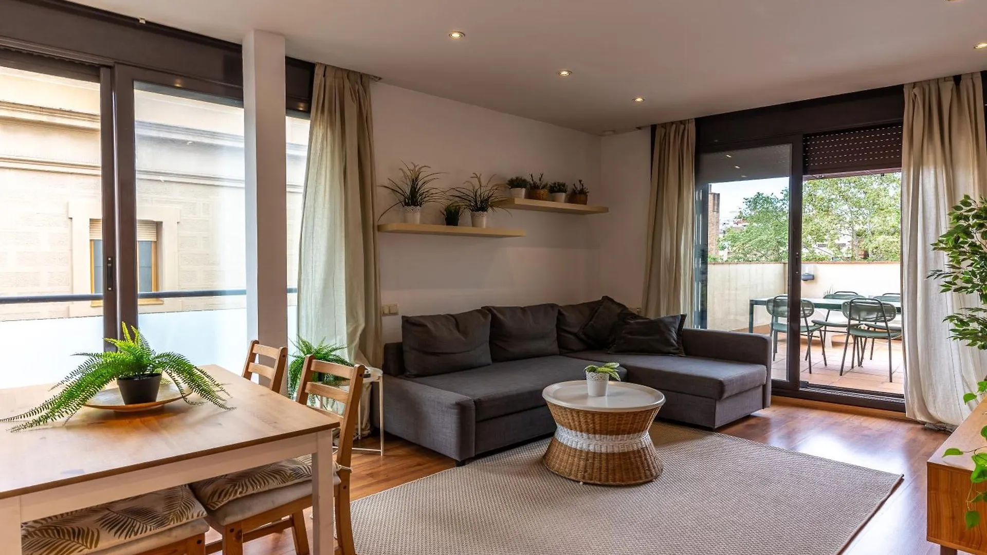 Centrico Apartamento Con Terraza Barcelona Spanien