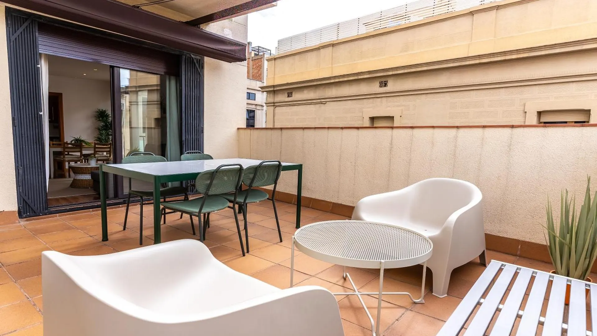Centrico Apartamento Con Terraza Barcelona 0*,  Spanien